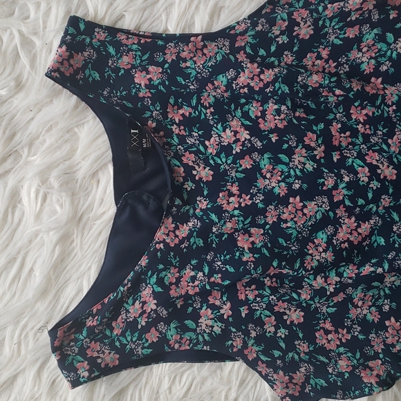 Forever 21 flowery flowy dress - Picture 3 of 8